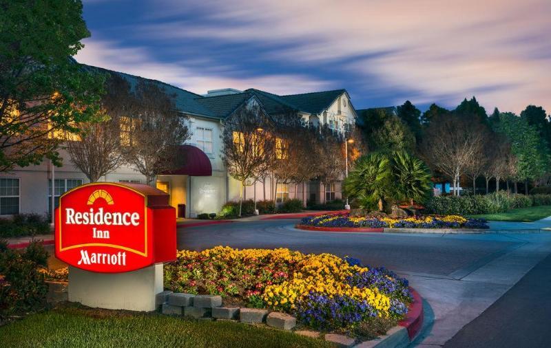 Residence Inn Pleasanton Bagian luar foto