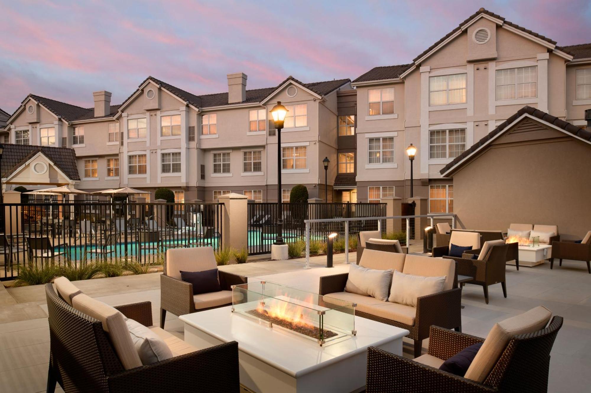 Residence Inn Pleasanton Bagian luar foto