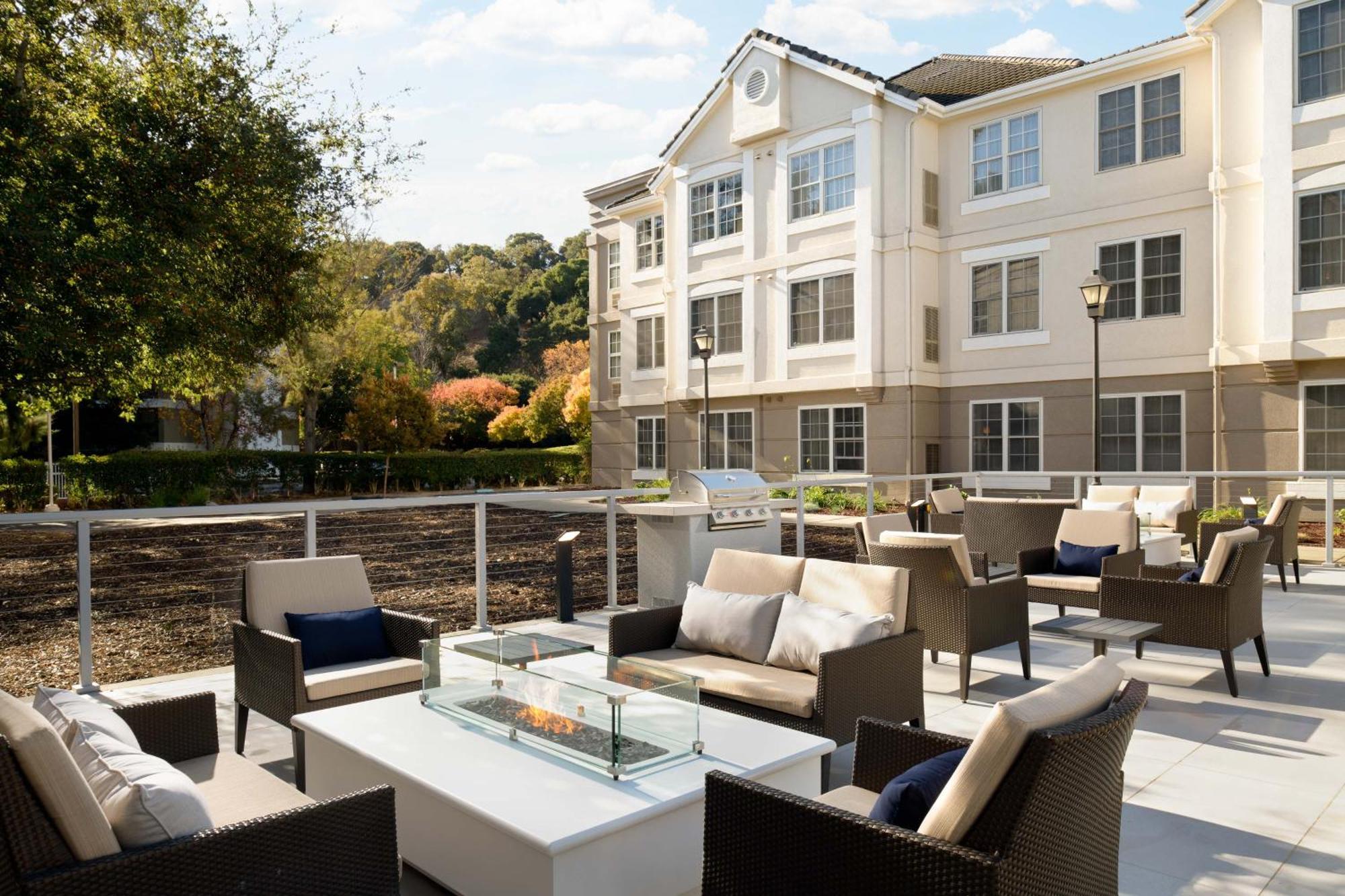 Residence Inn Pleasanton Bagian luar foto